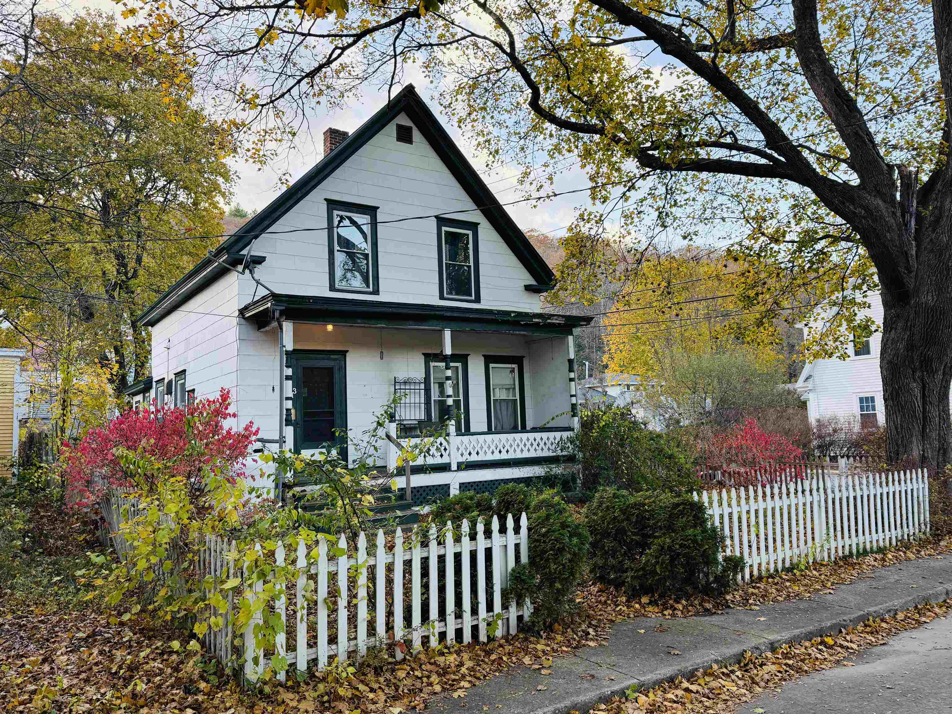 13 Prospect Street Rockingham, VT 05101 - Photo 3 of 20