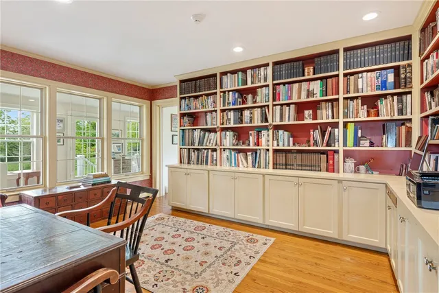 $3,450,000 | 576 West Main Road, Little Compton, RI 02837