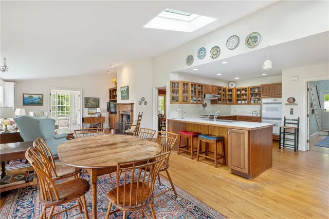 $3,450,000 | 576 West Main Road, Little Compton, RI 02837