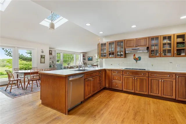 $3,450,000 | 576 West Main Road, Little Compton, RI 02837