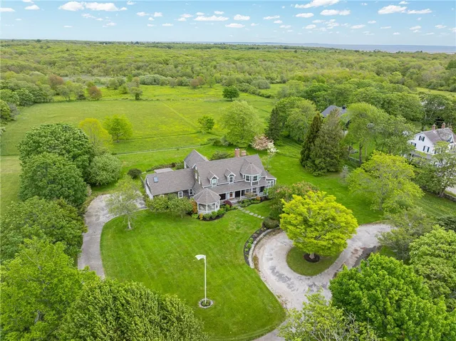 $3,450,000 | 576 West Main Road, Little Compton, RI 02837