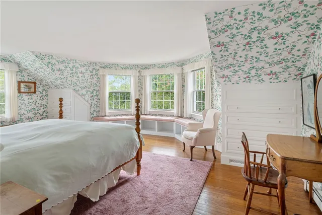 $3,450,000 | 576 West Main Road, Little Compton, RI 02837