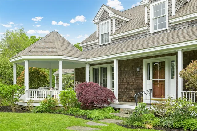 $3,450,000 | 576 West Main Road, Little Compton, RI 02837