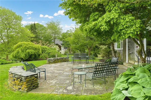 $3,450,000 | 576 West Main Road, Little Compton, RI 02837