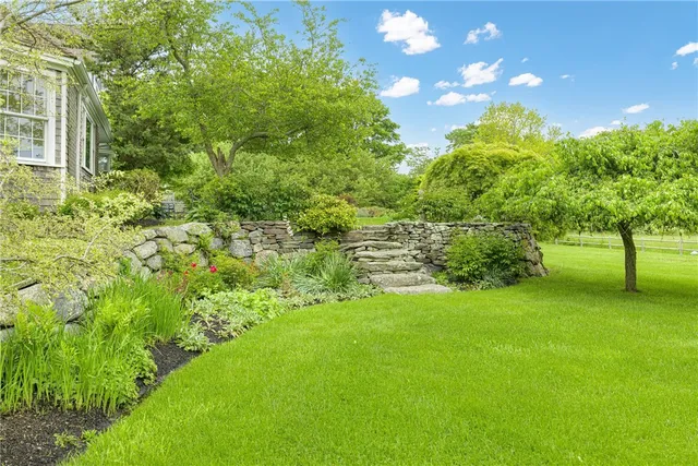 $3,450,000 | 576 West Main Road, Little Compton, RI 02837