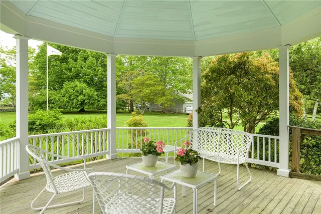 $3,450,000 | 576 West Main Road, Little Compton, RI 02837