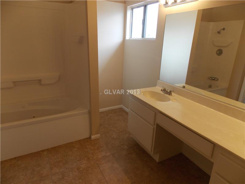 2520 Kilmaron Circle Henderson, NV 89014 - Photo 19 of 33 Master Bath/Spa.