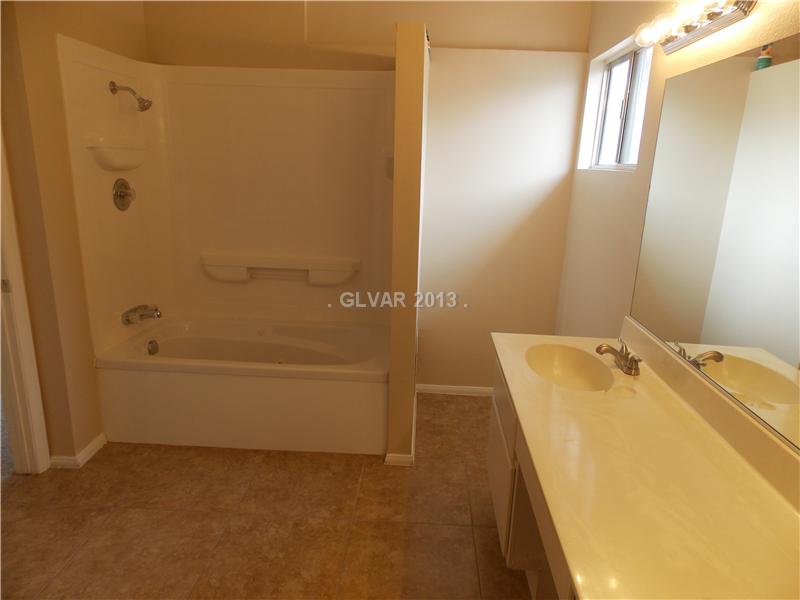 2520 Kilmaron Circle Henderson, NV 89014 - Photo 20 of 33 Master Bath/Spa.