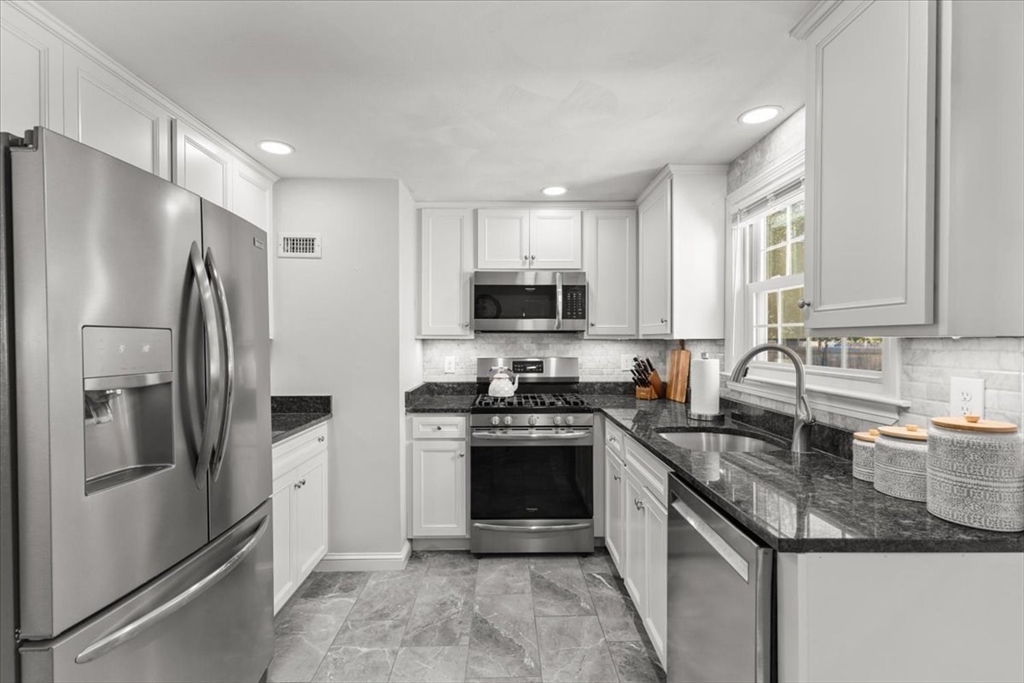 5 Calvin Road Easton, MA 02356 - Photo 8 of 32 Gallery Image 8
