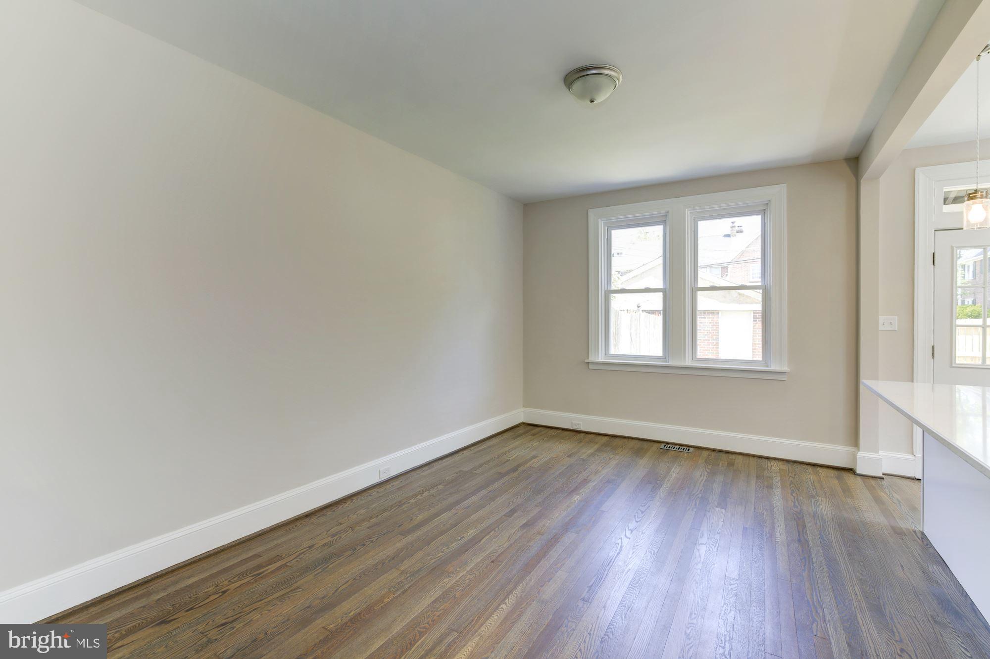 406 Hopkins Road Baltimore, MD 21212 - Photo 15 of 52 Dining room