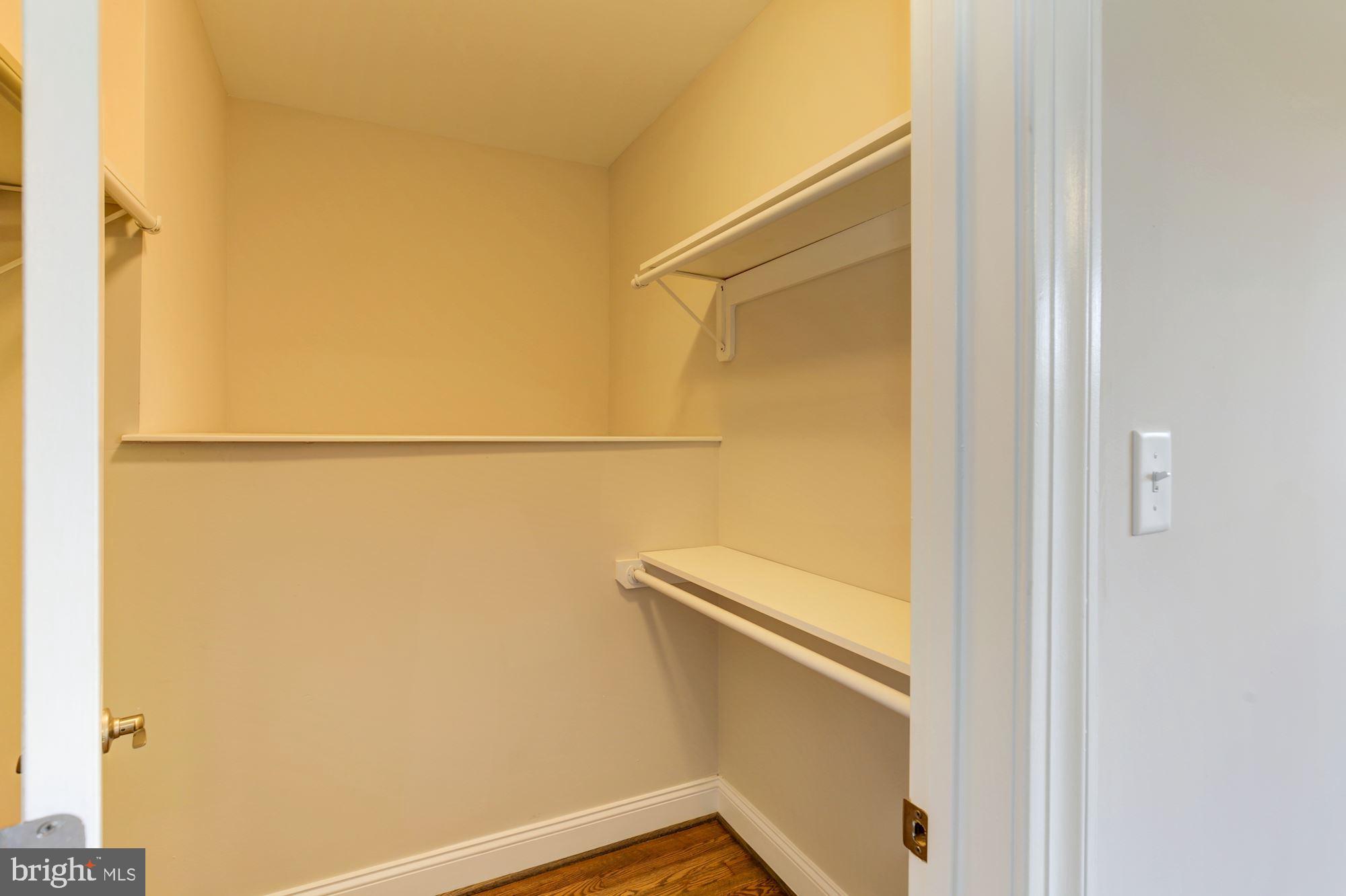 406 Hopkins Road Baltimore, MD 21212 - Photo 25 of 52 walk-in closet