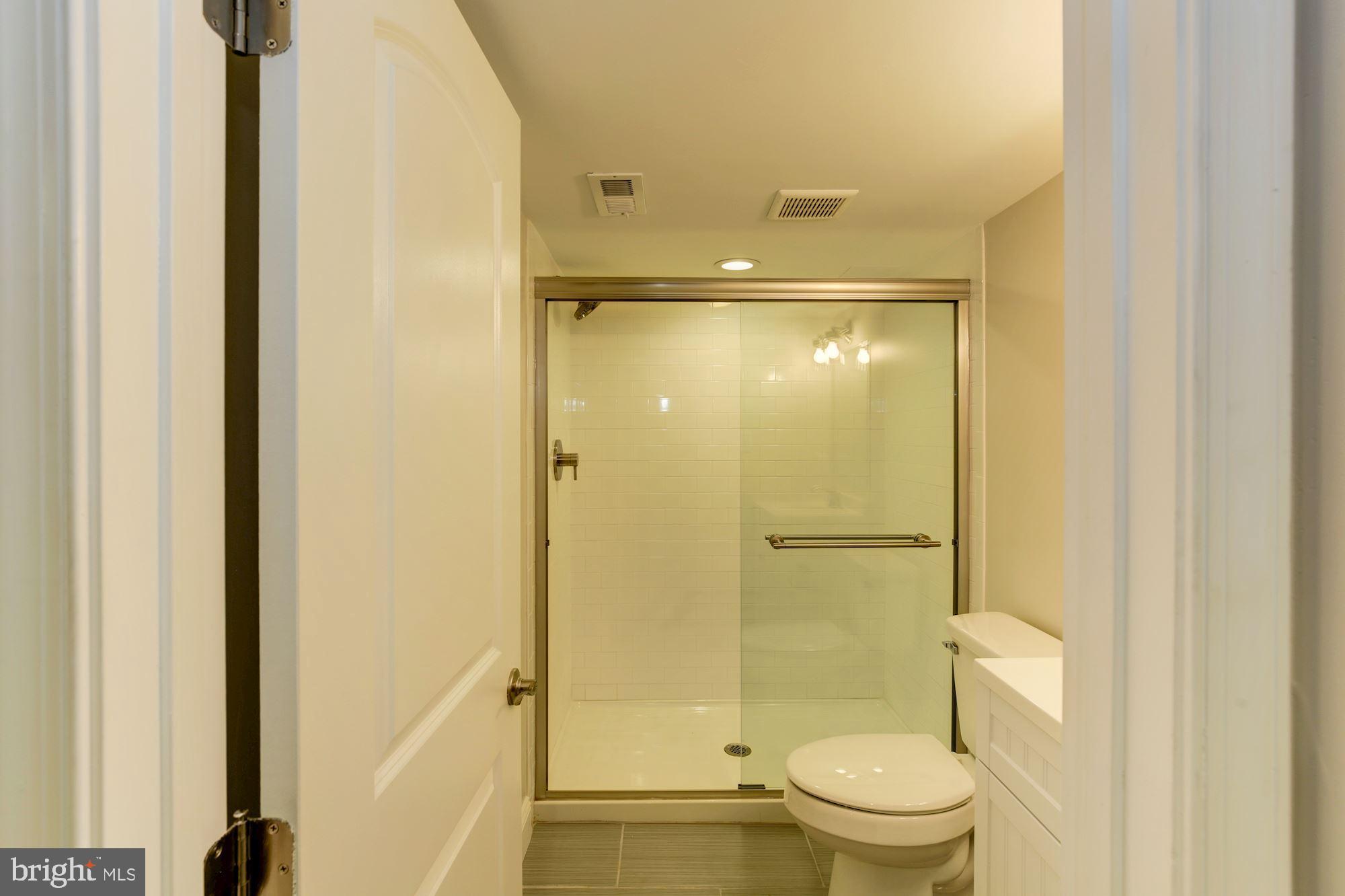 406 Hopkins Road Baltimore, MD 21212 - Photo 38 of 52 Full bath in lower level