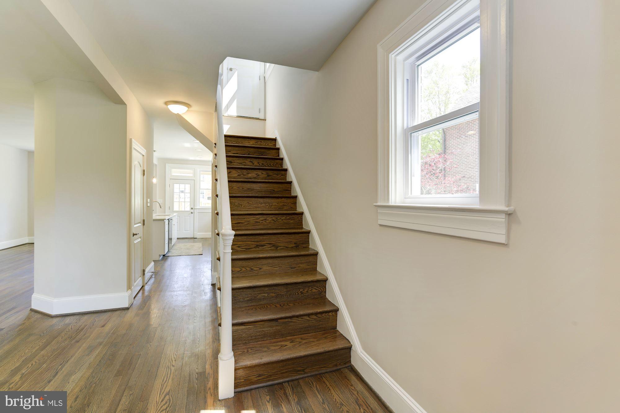 406 Hopkins Road Baltimore, MD 21212 - Photo 8 of 52 New entry foyer