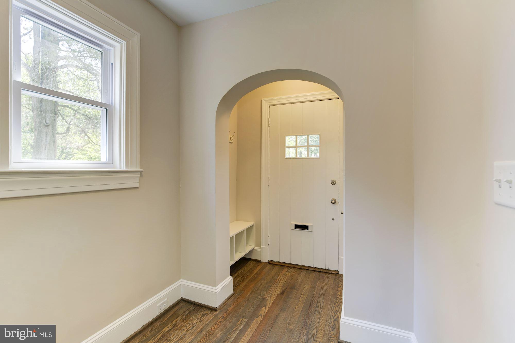 406 Hopkins Road Baltimore, MD 21212 - Photo 9 of 52 Coat closet plus built-in cubbies