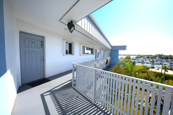 $2,550 | 100 Waterway Drive South, Unit 407, Lantana, FL 33462