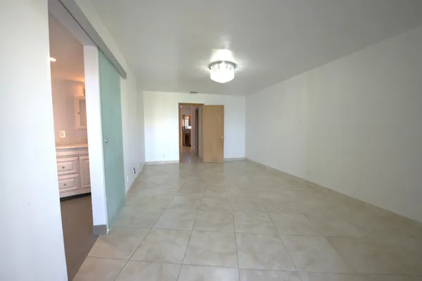 $2,550 | 100 Waterway Drive South, Unit 407, Lantana, FL 33462