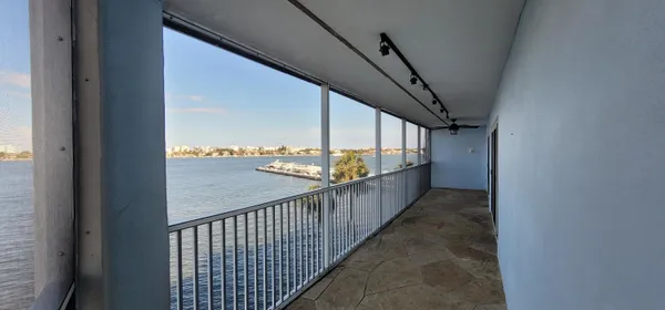 $2,550 | 100 Waterway Drive South, Unit 407, Lantana, FL 33462