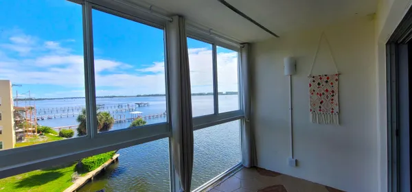 $2,550 | 100 Waterway Drive South, Unit 407, Lantana, FL 33462