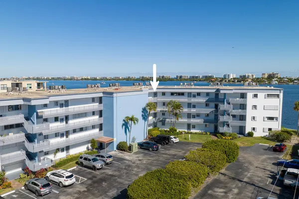 $2,550 | 100 Waterway Drive South, Unit 407, Lantana, FL 33462