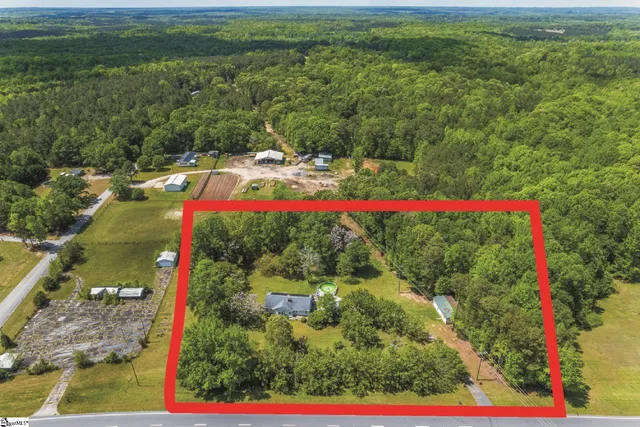 $375,000 | 10676 Augusta Road, Belton, SC 29627