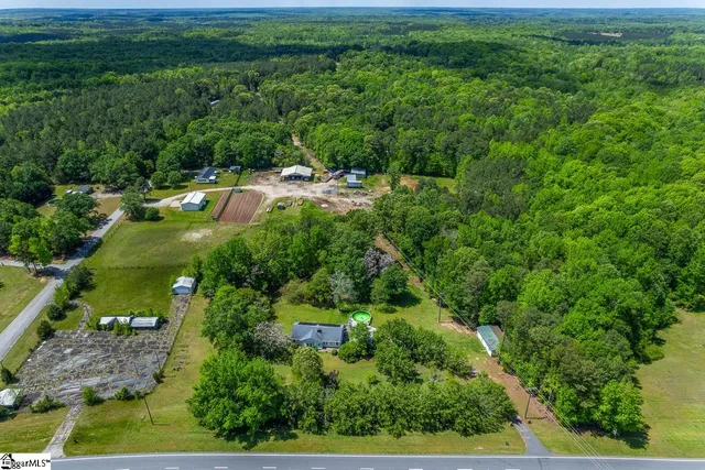 $375,000 | 10676 Augusta Road, Belton, SC 29627