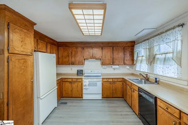 $375,000 | 10676 Augusta Road, Belton, SC 29627