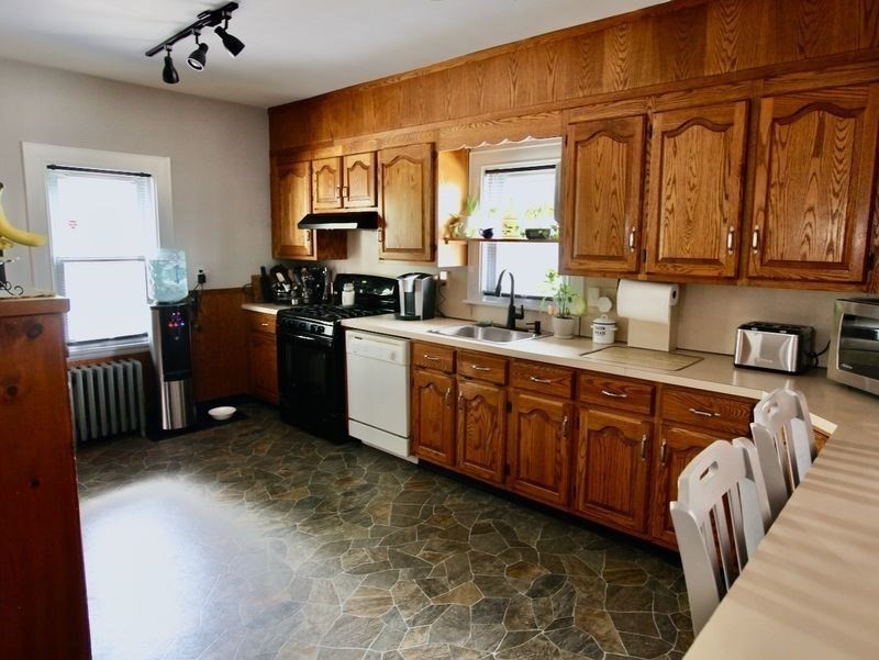 17 Park Road Brockton, MA 02301 - Photo 6 of 21