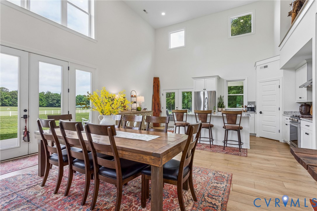 2016 Forge Road Toano, VA 23168 - Photo 48 of 99 Open-concept dining and kitchen area featuring vau