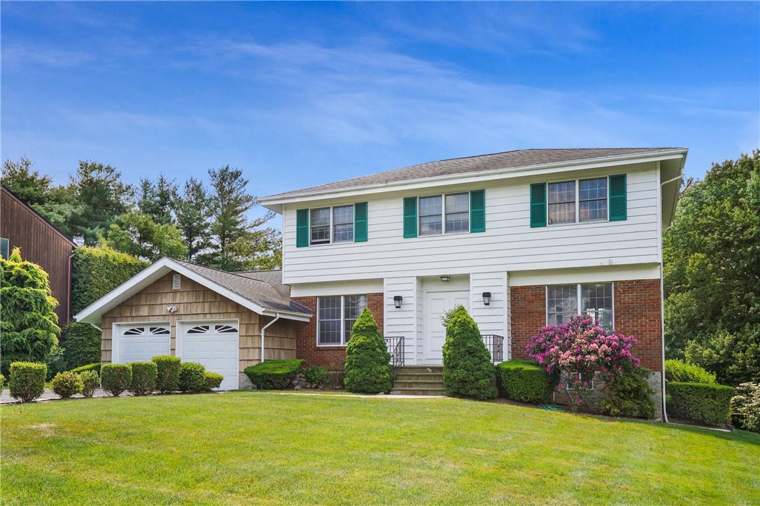 Welcome to 4 Magnolia Drive