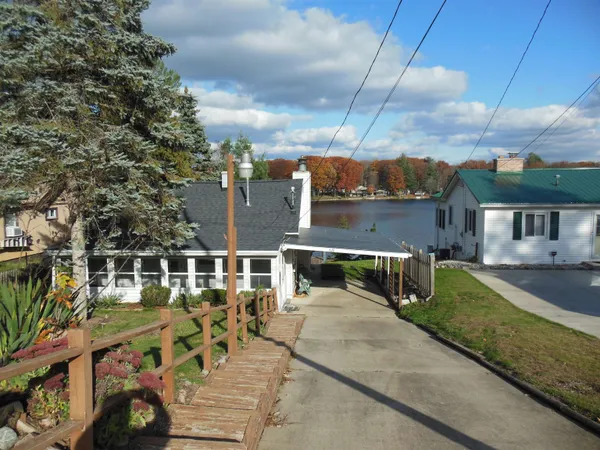 $205,000 | 428 North Lake Street, Harrison, MI 48625