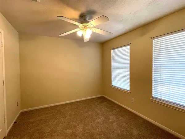 $2,450 | 1723 Rustic Oak Lane, Seabrook, TX 77586