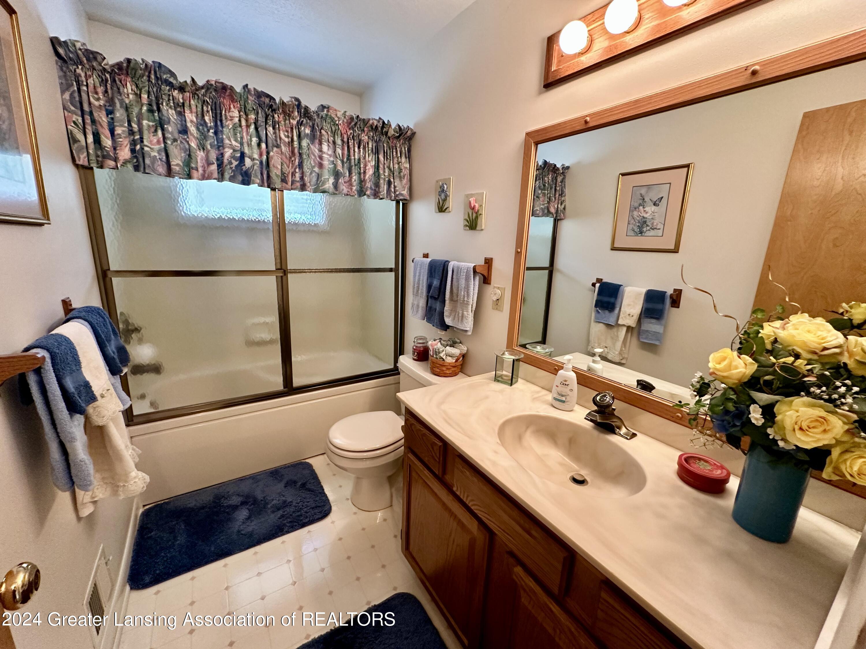 2009 Wabash Road Lansing, MI 48910 - Photo 32 of 50 IMG_7996