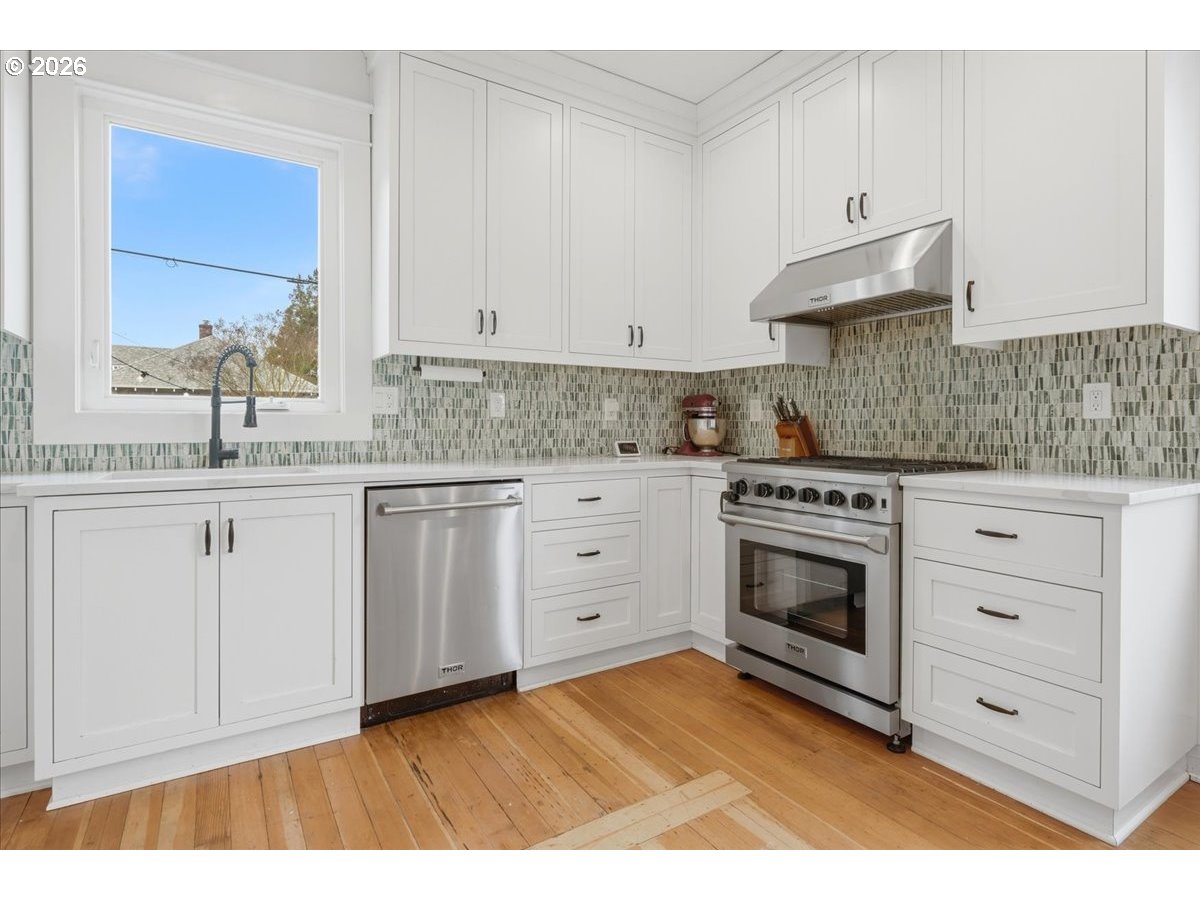4035 North Haight Avenue Portland, OR 97227 - Photo 29 of 48 Bathroom