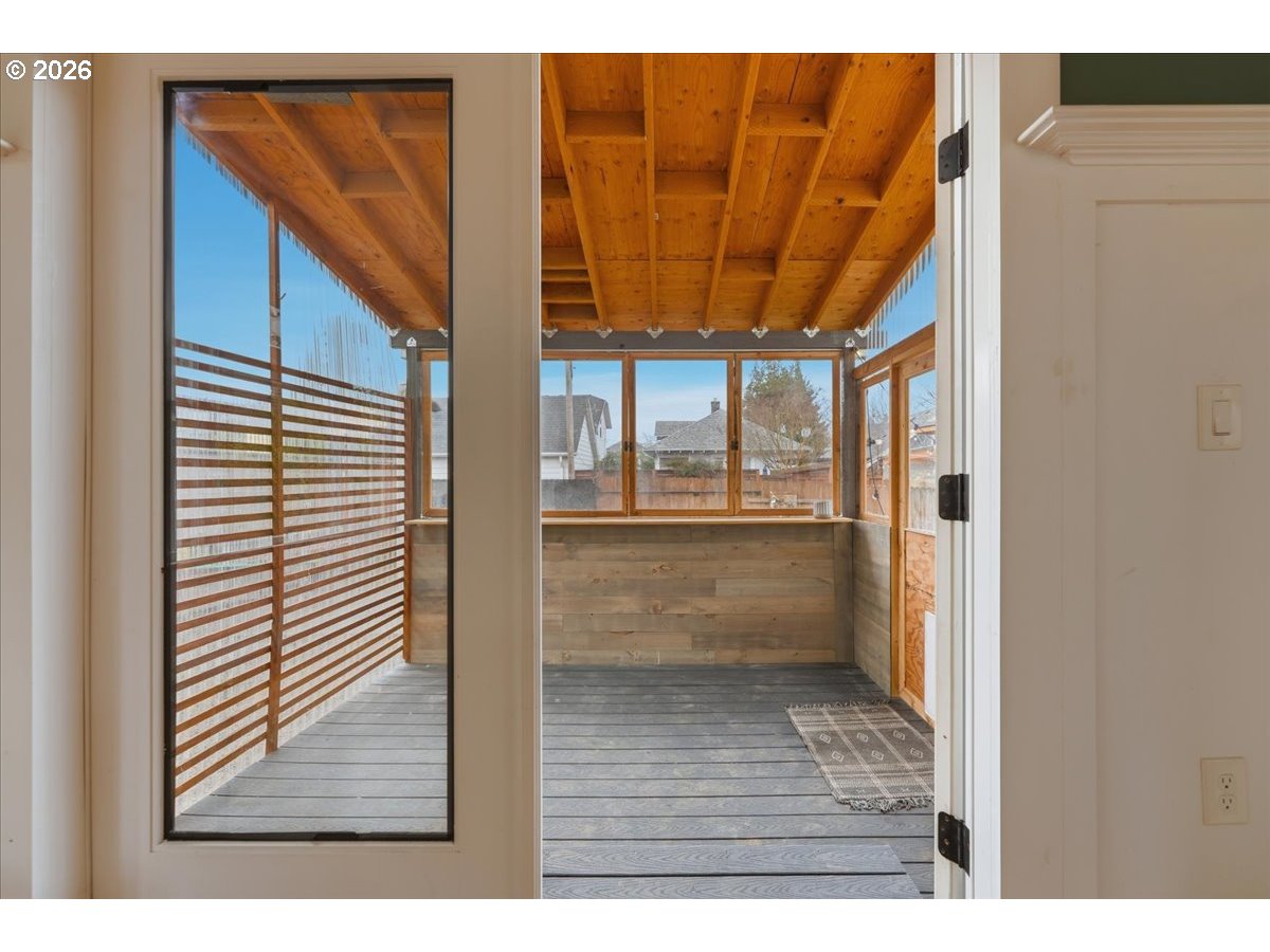 4035 North Haight Avenue Portland, OR 97227 - Photo 33 of 48 Family Room