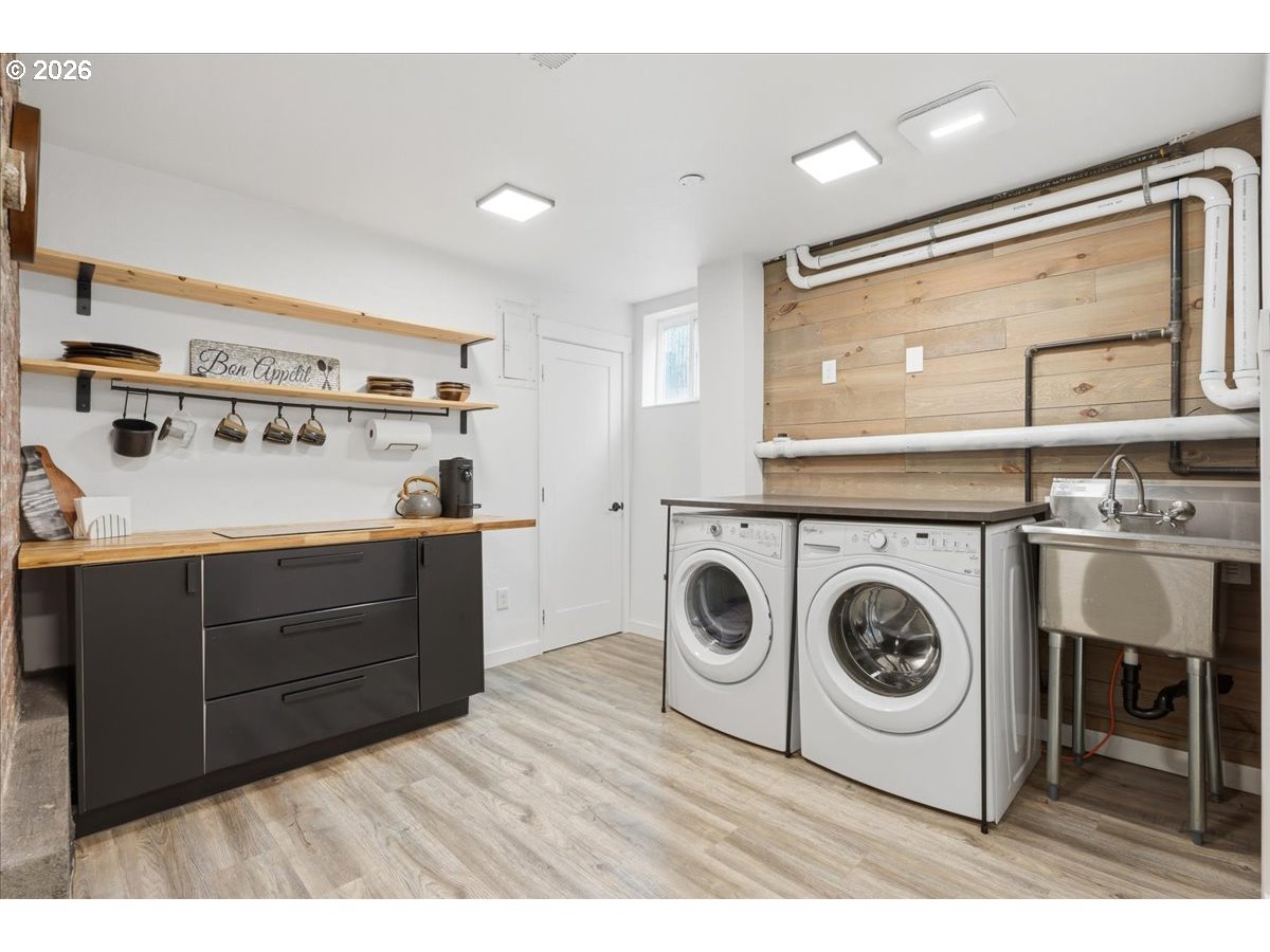 4035 North Haight Avenue Portland, OR 97227 - Photo 37 of 48 Covered Patio