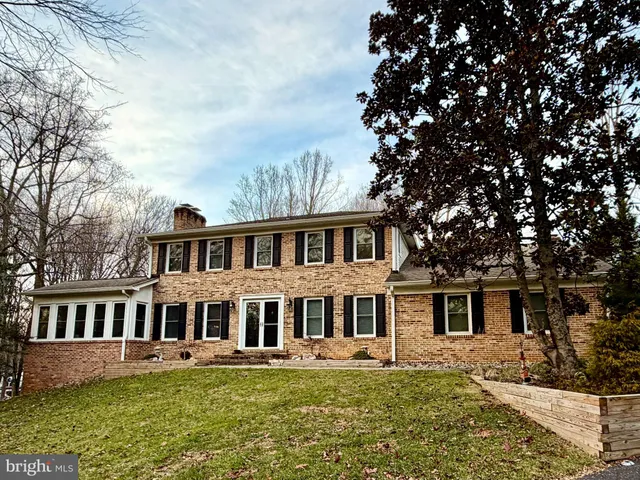 $925,000 | 8217 Plum Creek Drive, Gaithersburg, MD 20882