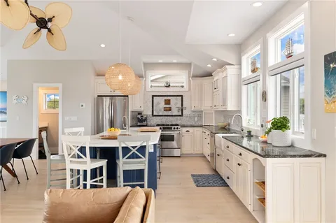 $2,995,000 | 7 Rosebriar Avenue, South Kingstown, RI 02879