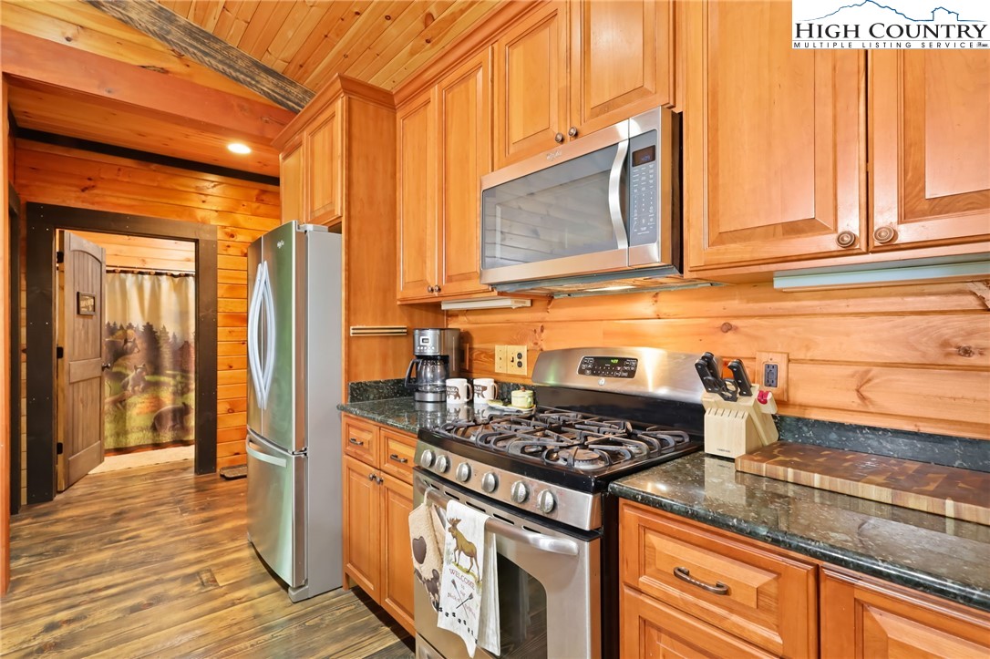 893 Buckeye Ridge Road Beech Mountain, NC 28604 - Photo 15 of 50 Gallery Image 15