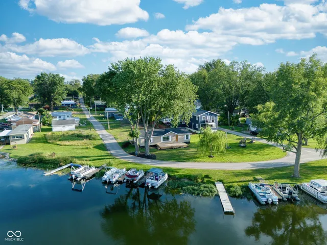 $174,900 | 650 South Wildwood Drive, Cromwell, IN 46732