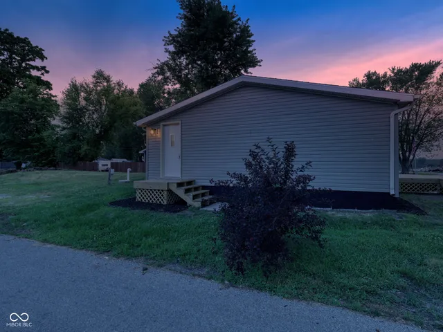$174,900 | 650 South Wildwood Drive, Cromwell, IN 46732