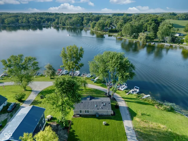 $174,900 | 650 South Wildwood Drive, Cromwell, IN 46732