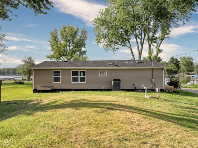$174,900 | 650 South Wildwood Drive, Cromwell, IN 46732