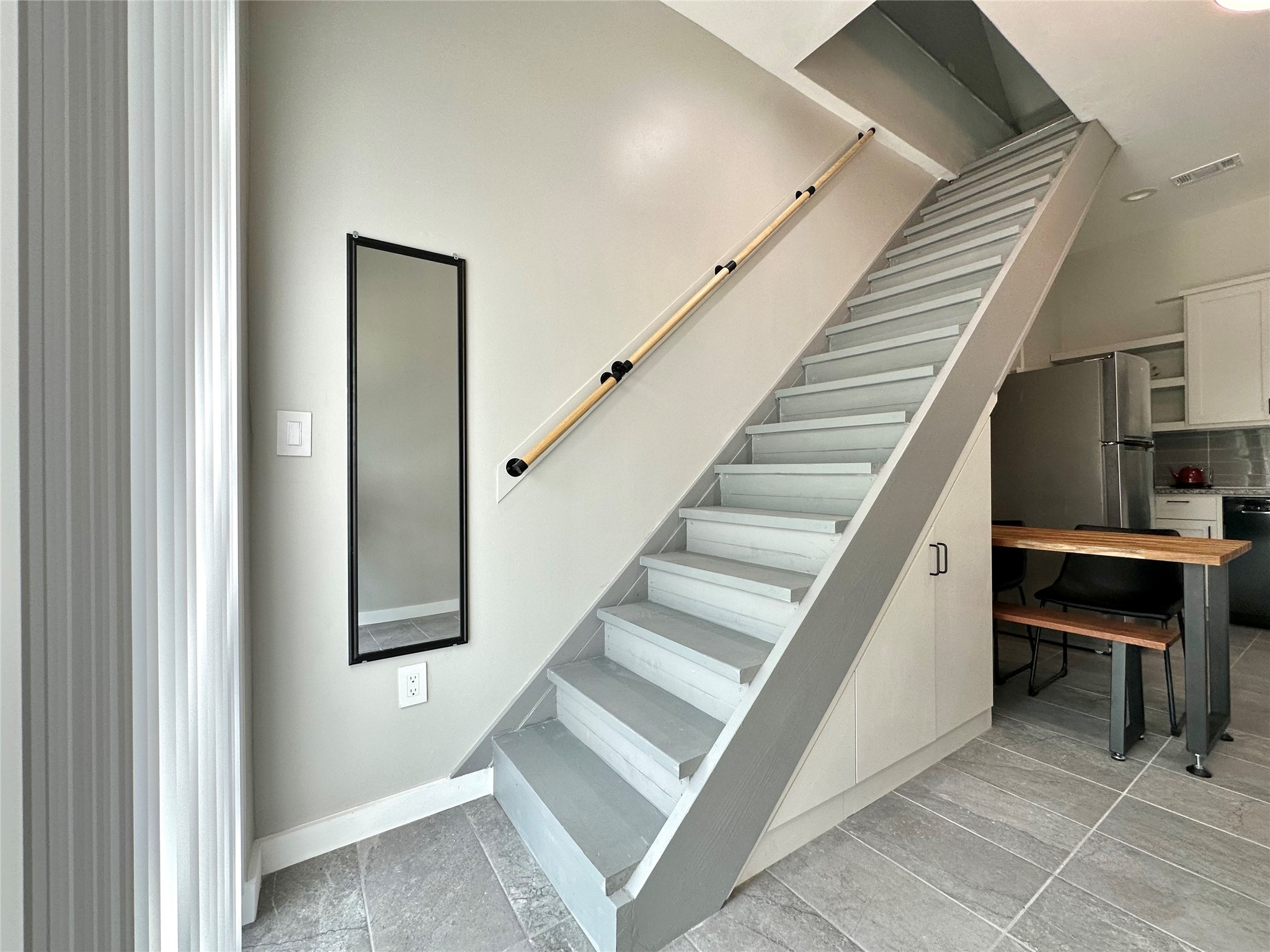 914 East 39th Street, Unit 2 Austin, TX 78751 - Photo 13 of 34 Stairway with baseboards
