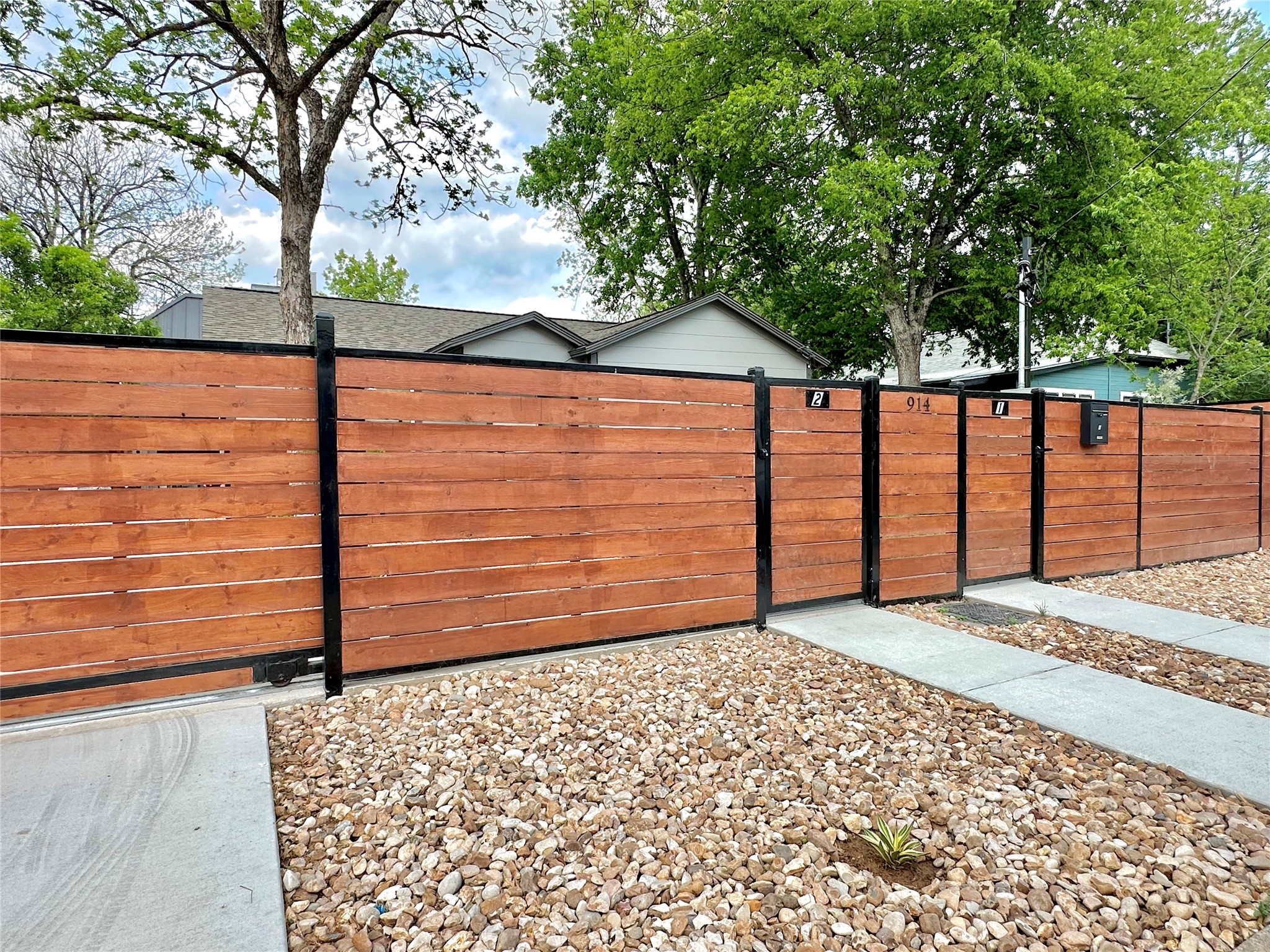 914 East 39th Street, Unit 2 Austin, TX 78751 - Photo 34 of 34 Gate featuring a fenced front yard
