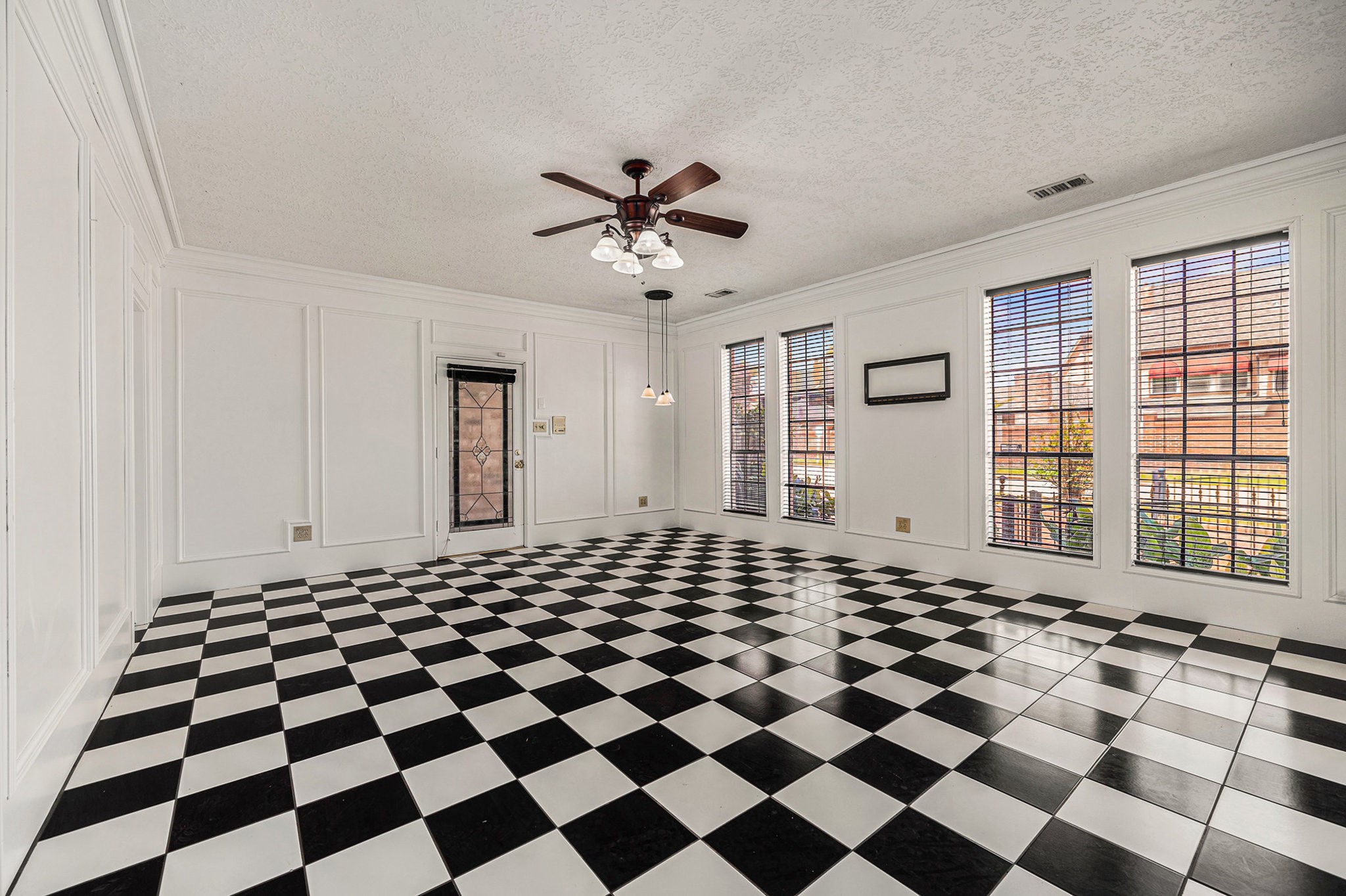 7415 Naremore Drive Spring, TX 77379 - Photo 26 of 47 a black and white checkered floor