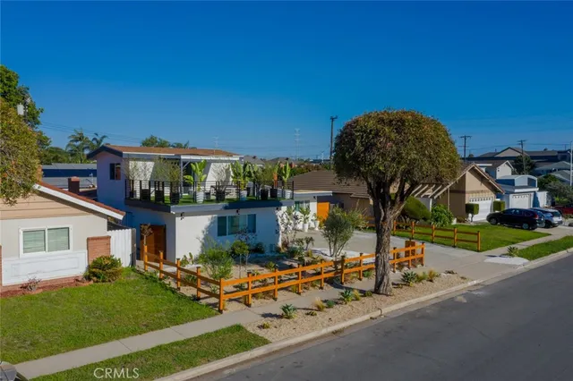 $1,399,000 | 16782 Heritage, Huntington Beach, CA 92647
