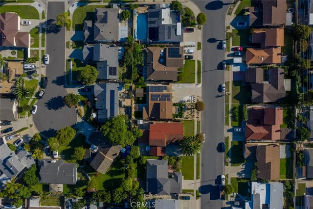 $1,399,000 | 16782 Heritage, Huntington Beach, CA 92647