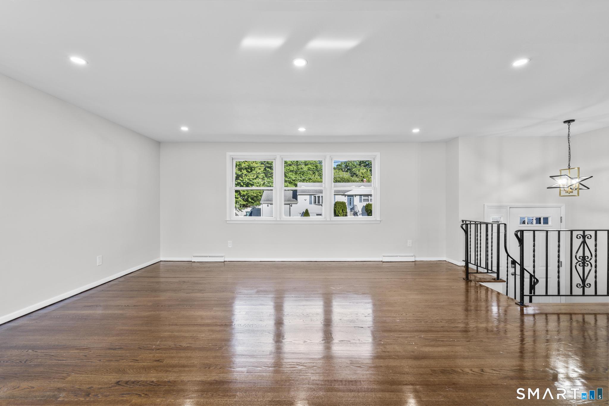 47 Williamson Road Hamden, CT 06517 - Photo 5 of 35