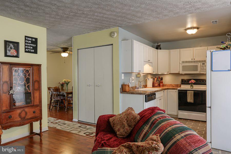 624 Lopax Road Harrisburg, PA 17112 - Photo 8 of 25 Gallery Image 8