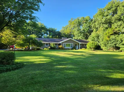 $850 | W4387 Laurel Street, Lake Geneva, WI 53147